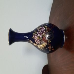 Kutani Bud Vase